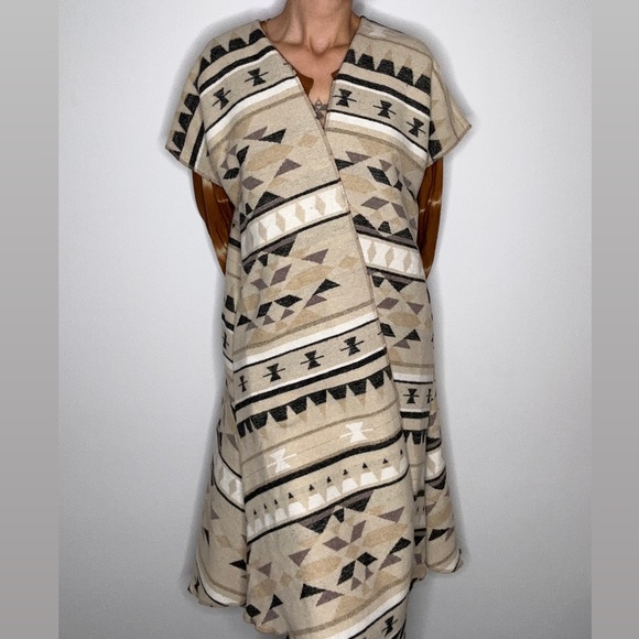 Stunning Priestess & Deer - Picture 4 of 7